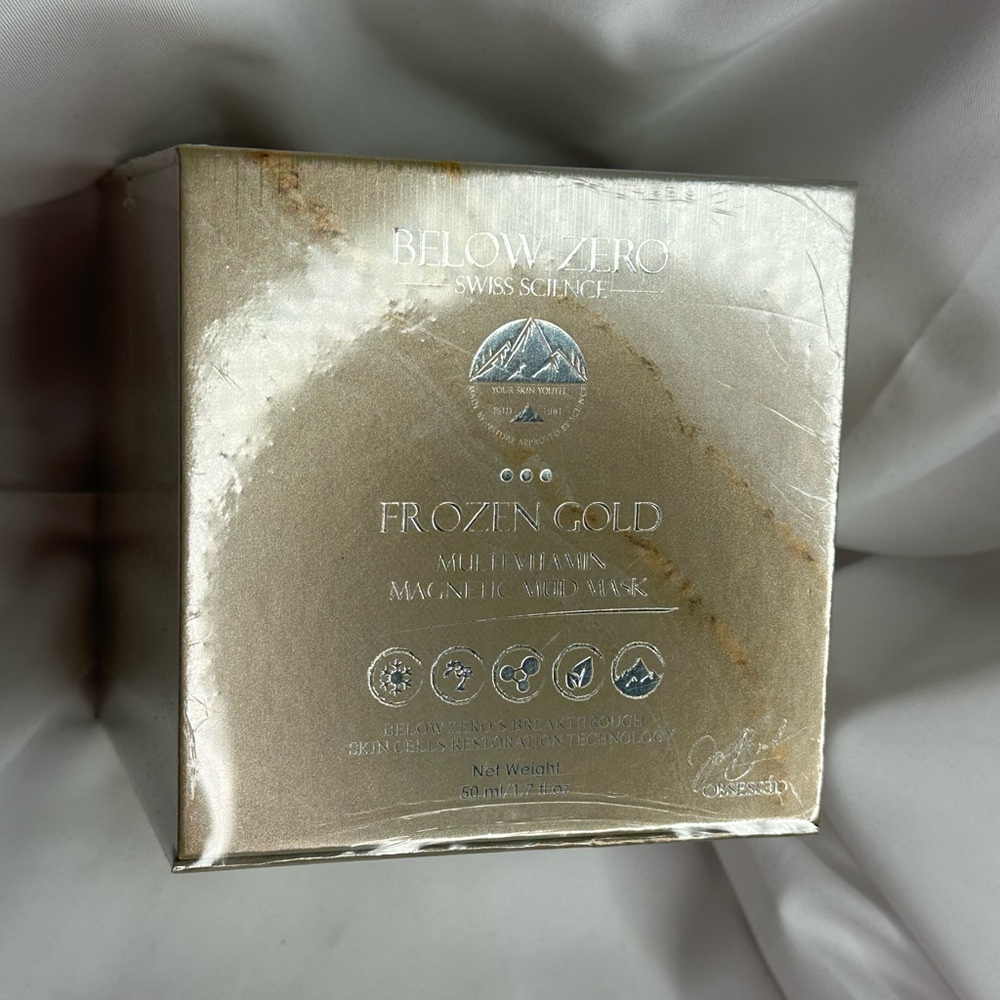 Below Zero Frozen Gold Multi-Vitamin Magnetic Mud Mask - Picture 2 of 11